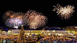 Feuerwerk am Marktplatz von Helsinki, Silvester in Finnland