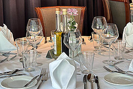 Restaurant, COMPASS OPERA