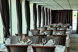 Restaurant, COMPASS OPERA