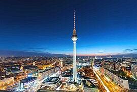 Alexanderplatz und Fernsehturm in Berlin, Deutschland