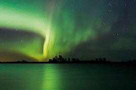 MS Aurora Botina mit Nordlichtern