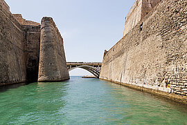 Festungsmauern und Wassergraben, Ceuta, Spanien