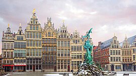 Barabo-Brunnen am Grote Markt in Antwerpen, Belgien