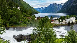 Wasserfall Hellesyltfossen, Norwegen