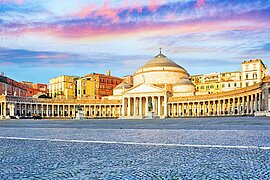 Piazza del Plebiscito in Neapel, Italien