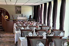Restaurant, COMPASS OPERA