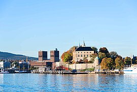 Akershus-Festung und Rathaus in Oslo, Norwegen
