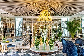 Foyer, COMPASS EMPRESS