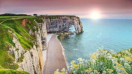 Felsenbogen La Manneporte bei Étretat in der Normandie, Frankreich