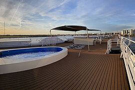 Sonnendeck, COMPASS OPERA