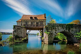 Alte Mühle am Ufer der Seine, Frankreich