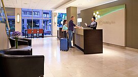 Rezeption, 3-Sterne-Hotel Holiday Inn & Suites Vancouver Downtown