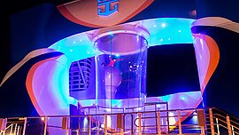 iFly bei Nacht, Anthem of the Seas