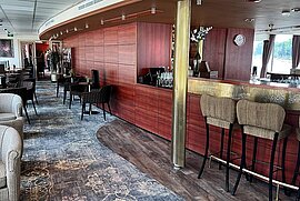 Bar, COMPASS OPERA