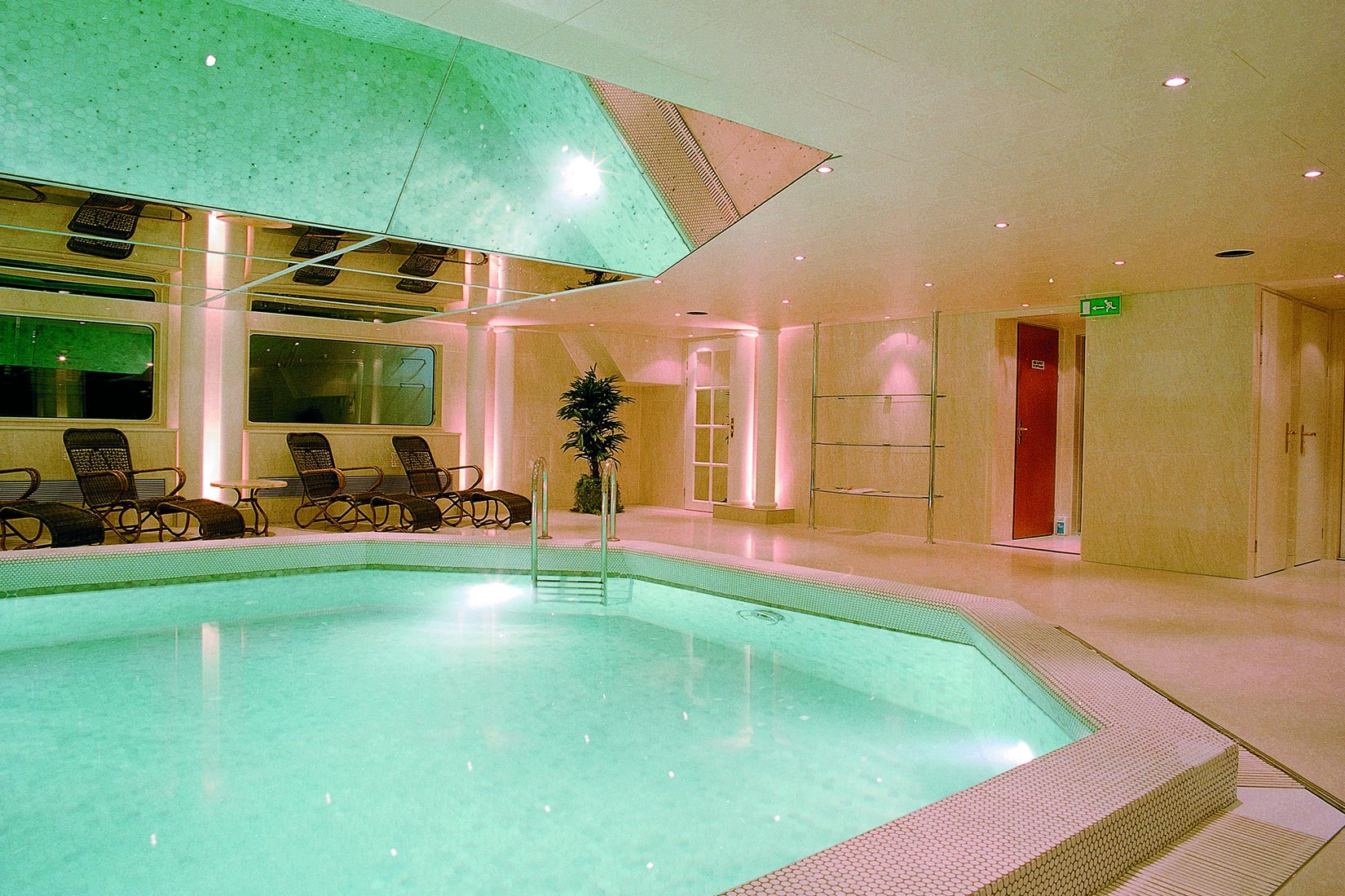 Innenpool, MS Swiss Pearl