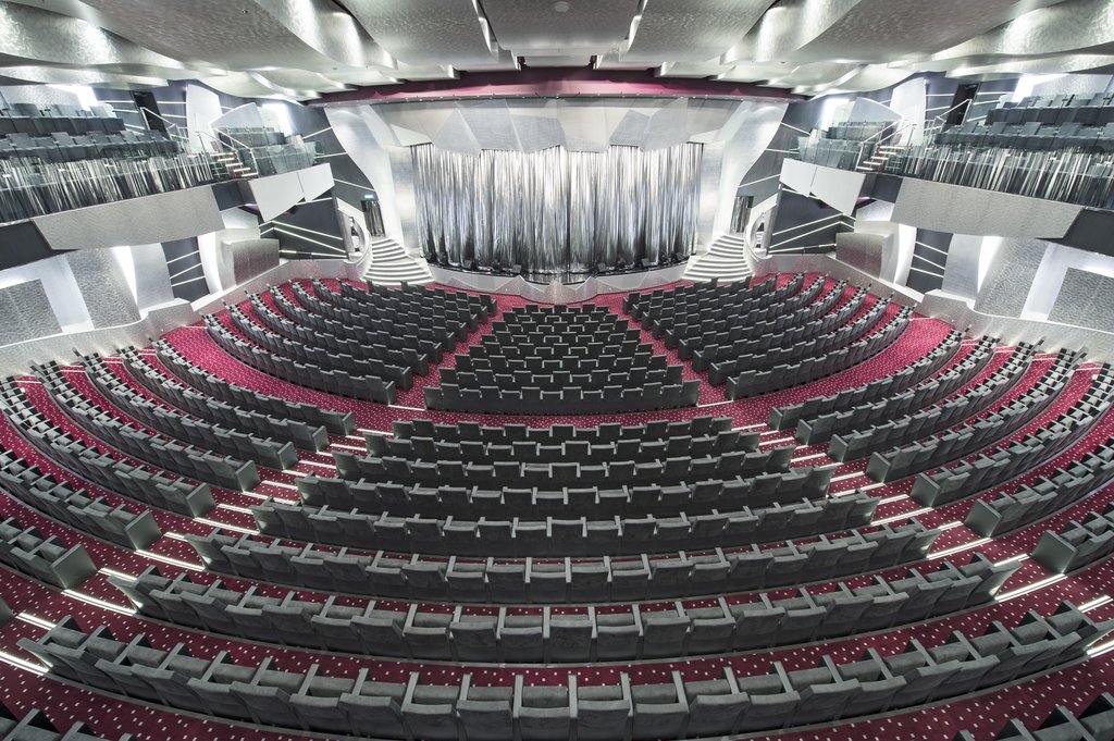 "pr_platinum_theatre_01#.jpg"