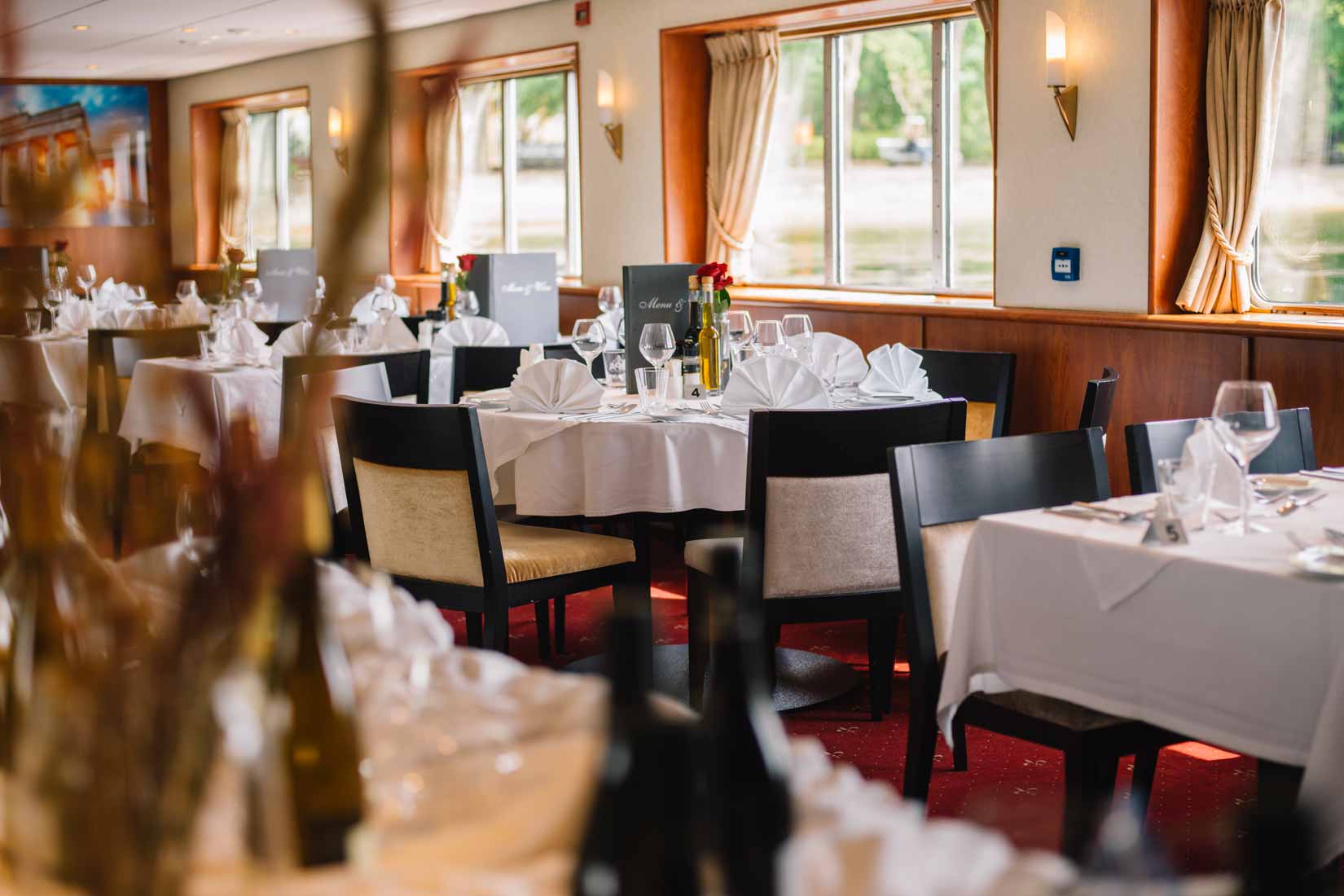 Restaurant, MS Johannes Brahms