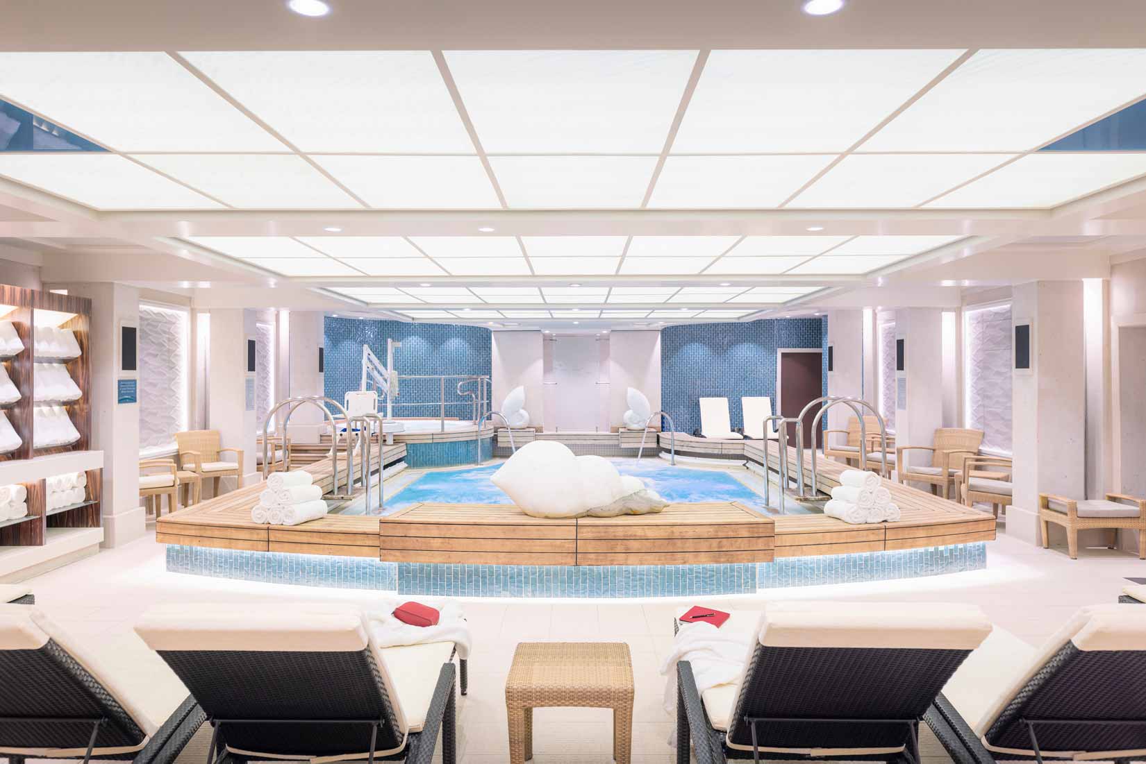 SPA, Queen Mary 2