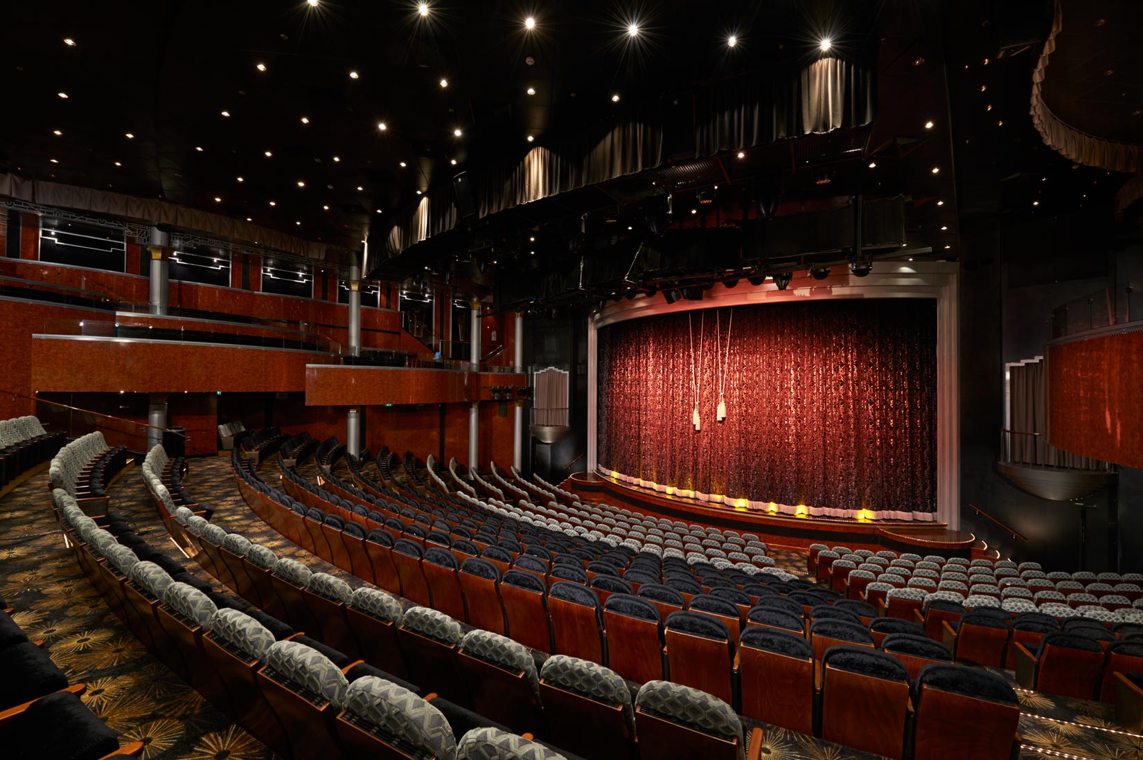 Stardust Theater, Norwegian Dawn