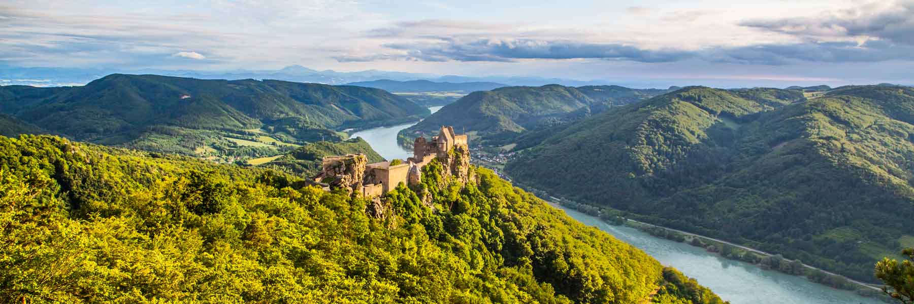 Wachau-Tal in Österreich, Donau